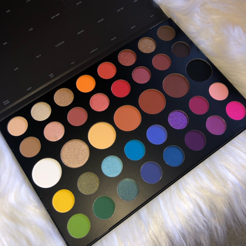 Selling 1 James Charles x Morphe Artistry palette